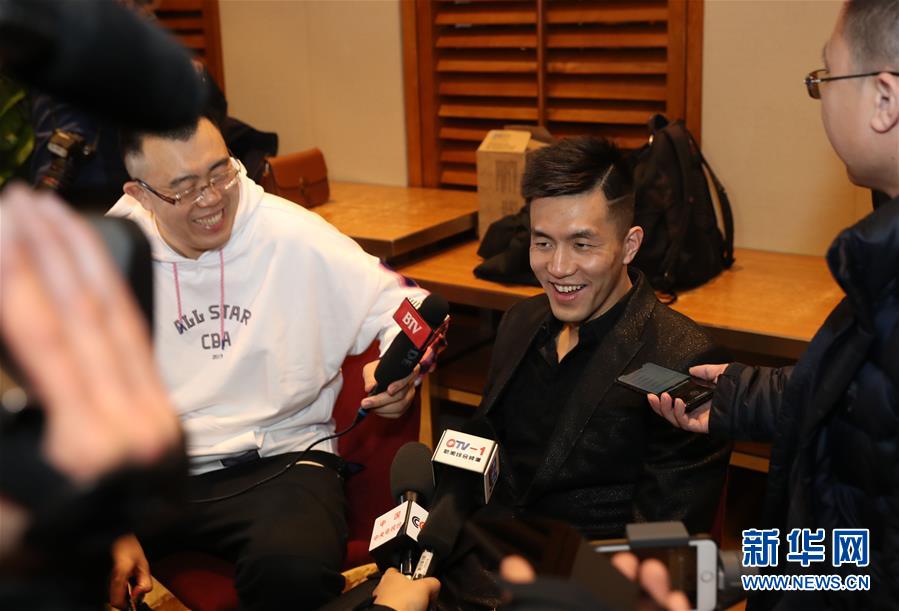 都將目光放