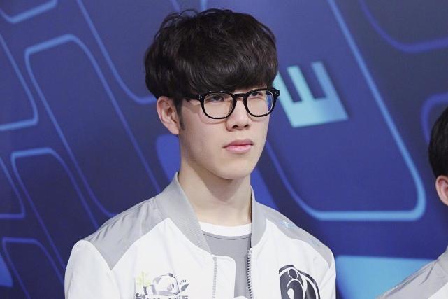 配球也略显 配球也略显